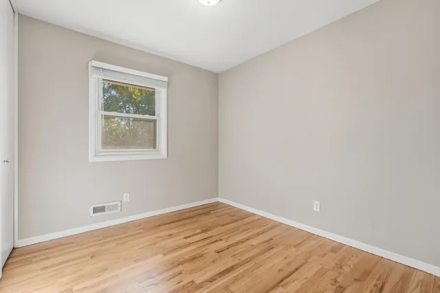 $250,000 | 8458 Ivywood Avenue South, Cottage Grove, MN 55016