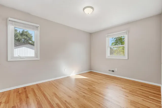 $250,000 | 8458 Ivywood Avenue South, Cottage Grove, MN 55016