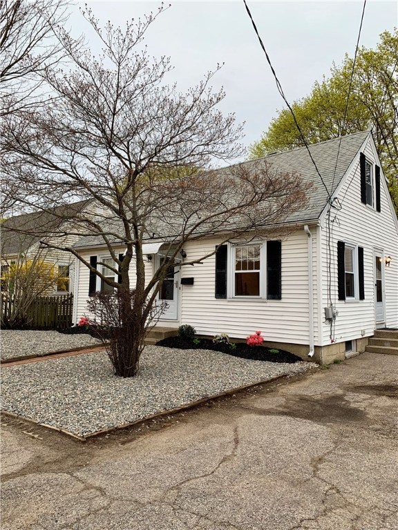 239 Rice Street Pawtucket, RI 02861 - Photo 3 of 26 Gallery Image 3
