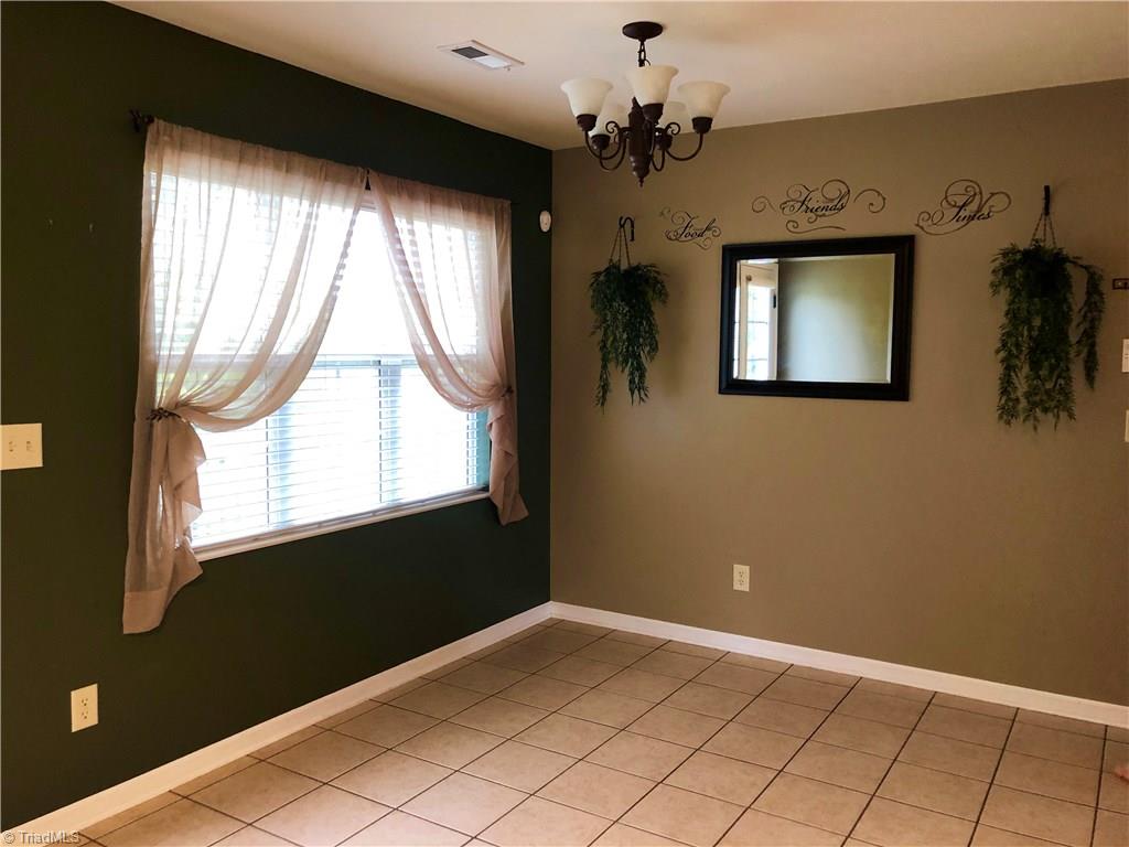 589 Whitney Road Mocksville, NC 27028 - Photo 10 of 25 Dining / Breakfast area