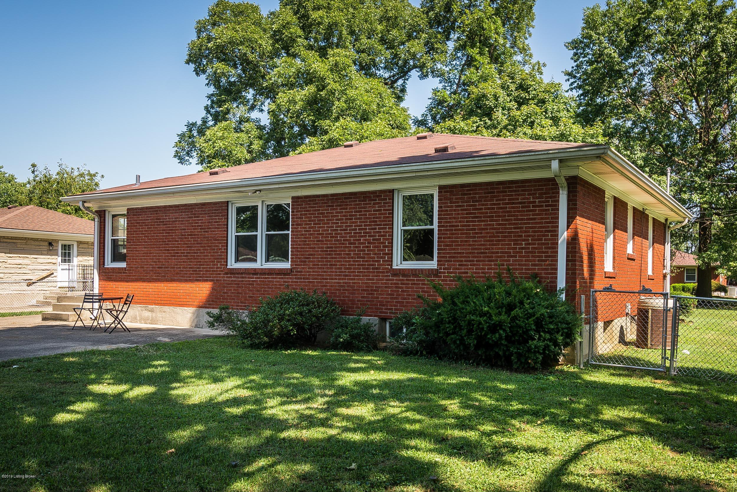 11517 Deering Road Louisville, KY 40272 - Photo 9 of 34 11517 Deering Road-09
