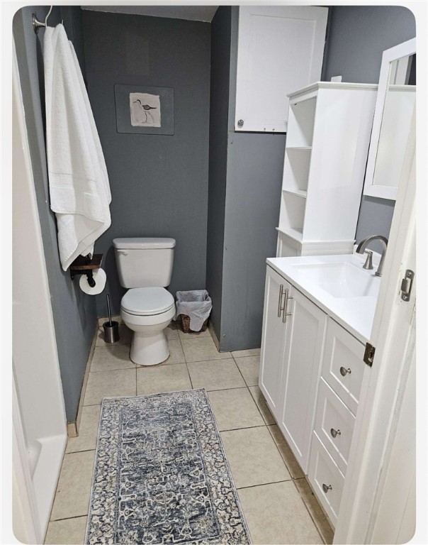 3716 Atlantic Boulevard Vero Beach, FL 32960 - Photo 11 of 22 a bathroom with a sink and a toilet