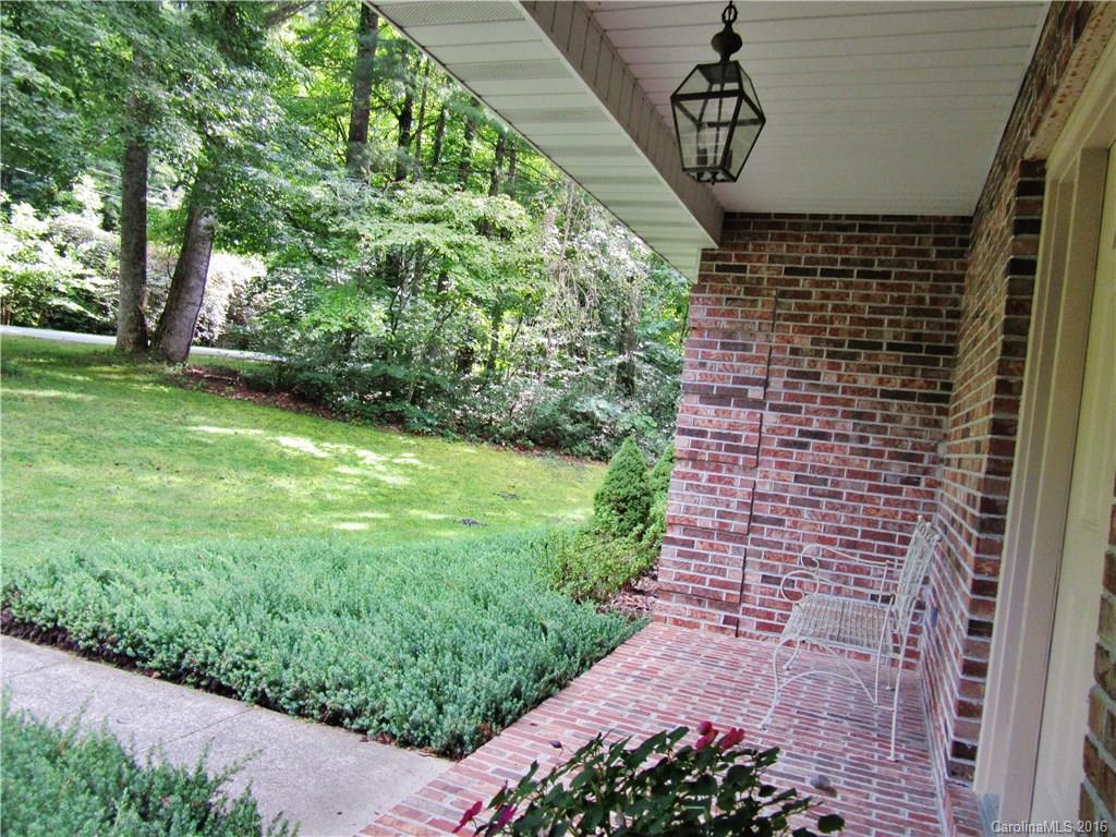202 Thomas Road, Unit 13 Hendersonville, NC 28739 - Photo 2 of 24 Gallery Image 2