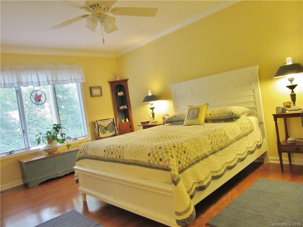 202 Thomas Road, Unit 13 Hendersonville, NC 28739 - Photo 12 of 24 Gallery Image 12