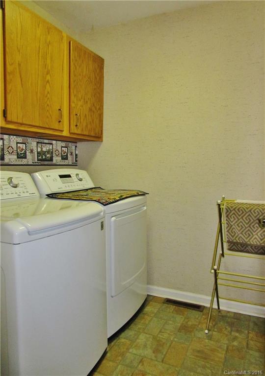 202 Thomas Road, Unit 13 Hendersonville, NC 28739 - Photo 16 of 24 Gallery Image 16