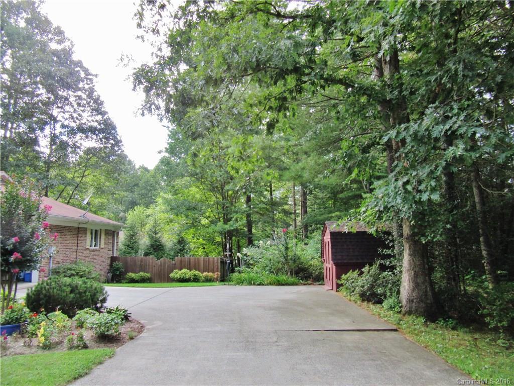 202 Thomas Road, Unit 13 Hendersonville, NC 28739 - Photo 21 of 24 Gallery Image 21