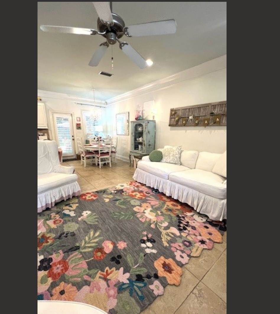 9916 Windmill Road, Unit 7 Fairhope, AL 36532 - Photo 27 of 30 Living Room