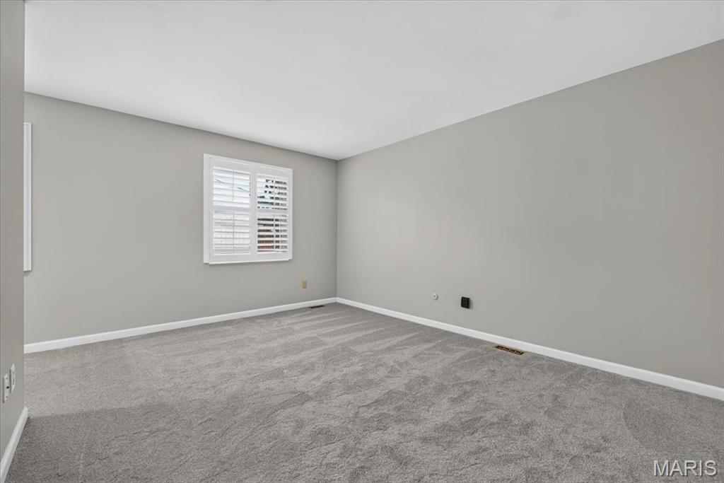 2427 Hidden Meadow Lane Ballwin, MO 63021 - Photo 9 of 17