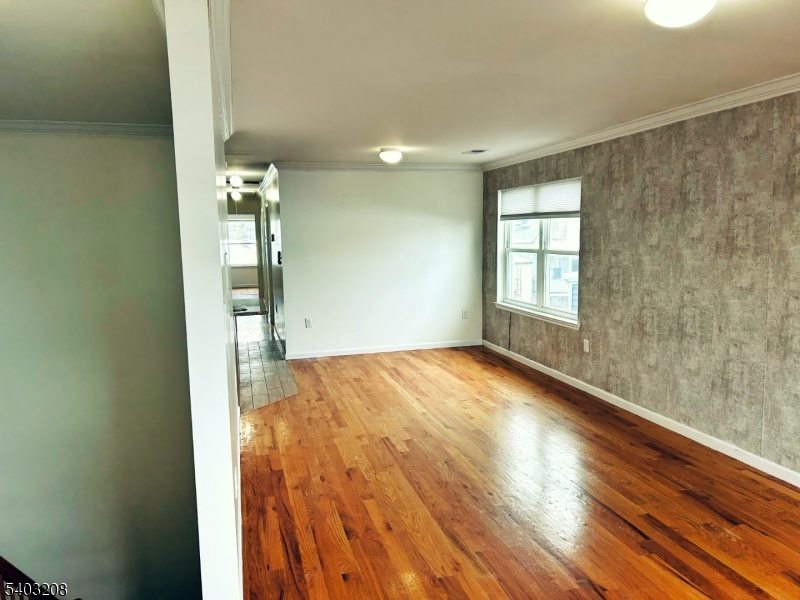 452 Fulton Street Elizabeth Port, NJ 07206 - Photo 3 of 12