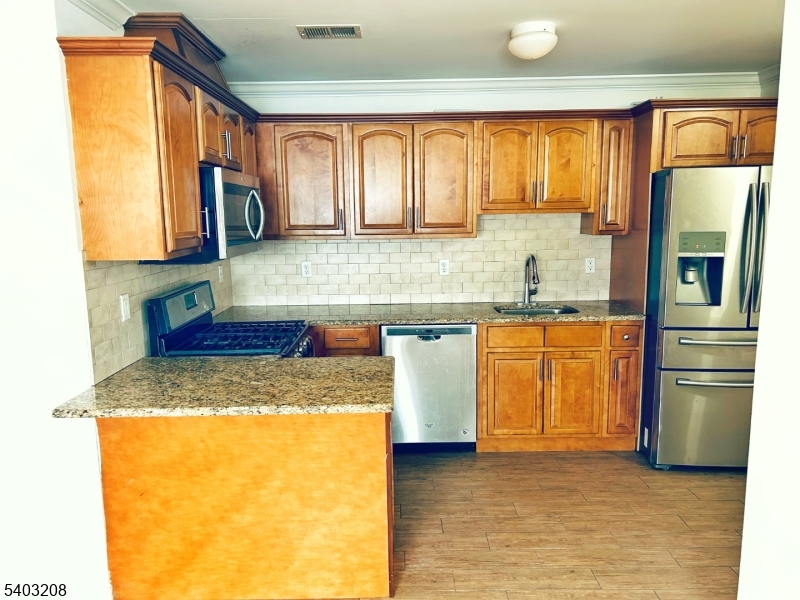 452 Fulton Street Elizabeth Port, NJ 07206 - Photo 5 of 12