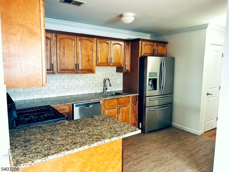 452 Fulton Street Elizabeth Port, NJ 07206 - Photo 6 of 12