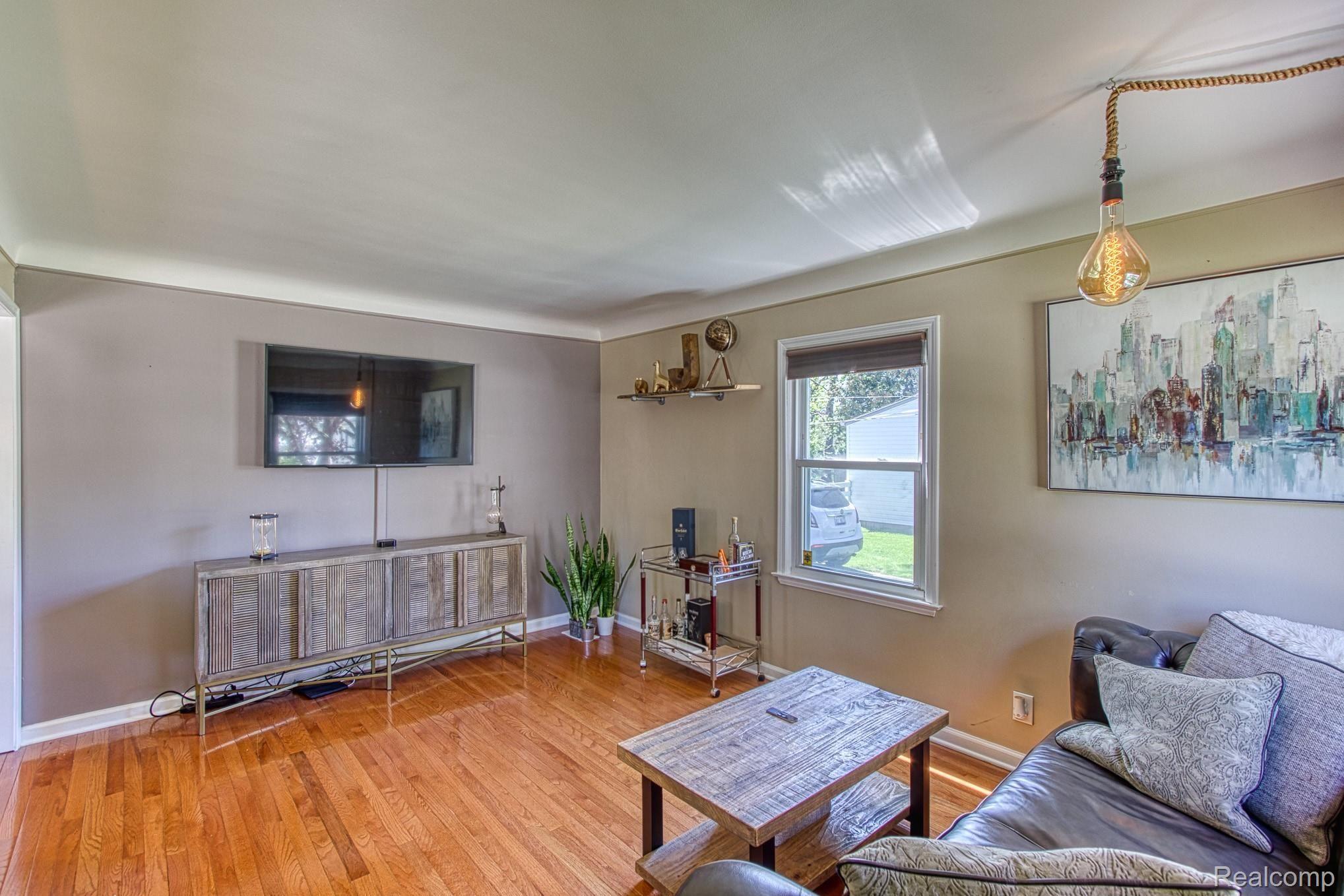 1369 Princeton Road Berkley, MI 48072 - Photo 4 of 38 4 Living Room.jpg