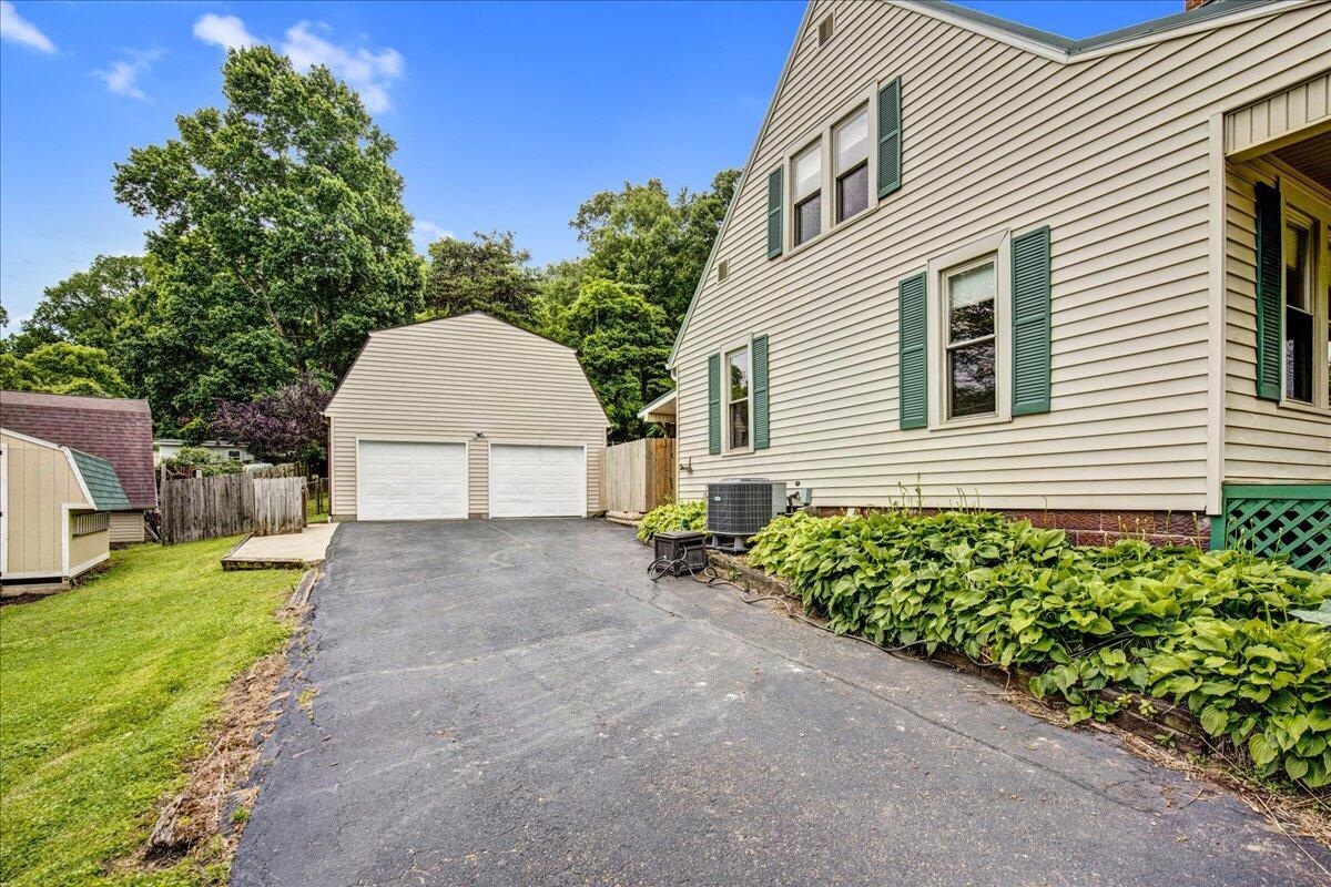 726 Boving Road Lancaster, OH 43130 - Photo 3 of 51 25-0X6A7474_5_6