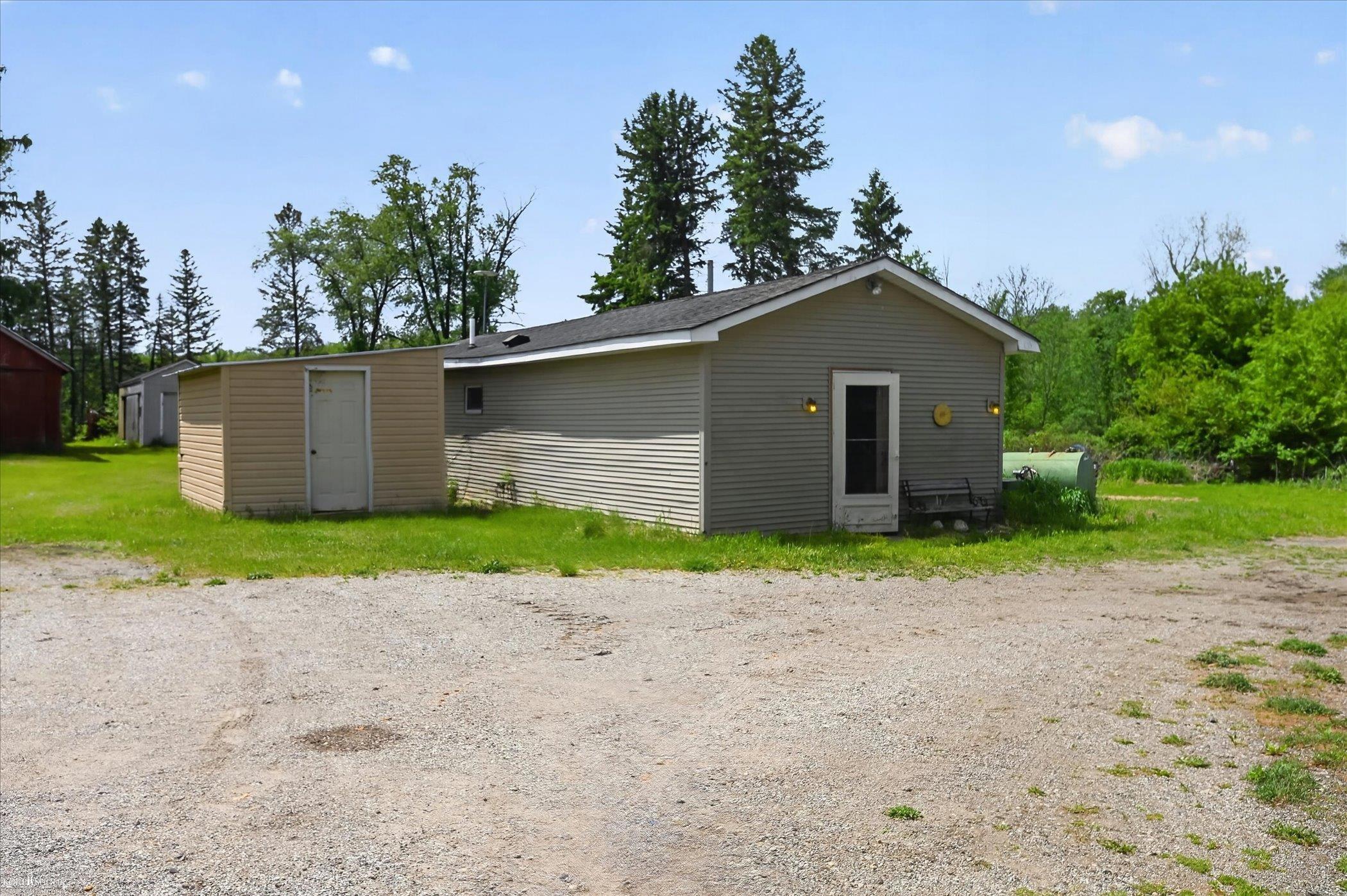 3477 Winegar Road Perry, MI 48872 - Photo 29 of 51