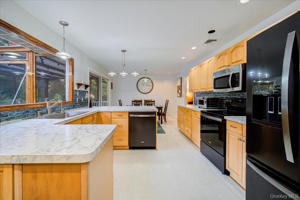 9 Van Vlack Road Hopewell Junction, NY 12533 - Photo 19 of 37