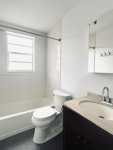 $1,650 | 820 Meridian Avenue, Unit 203, Miami Beach, FL 33139