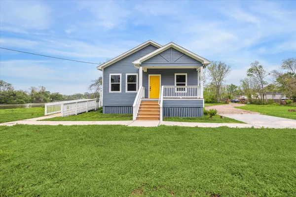 $215,000 | 201 Smiley Road, Angleton, TX 77515