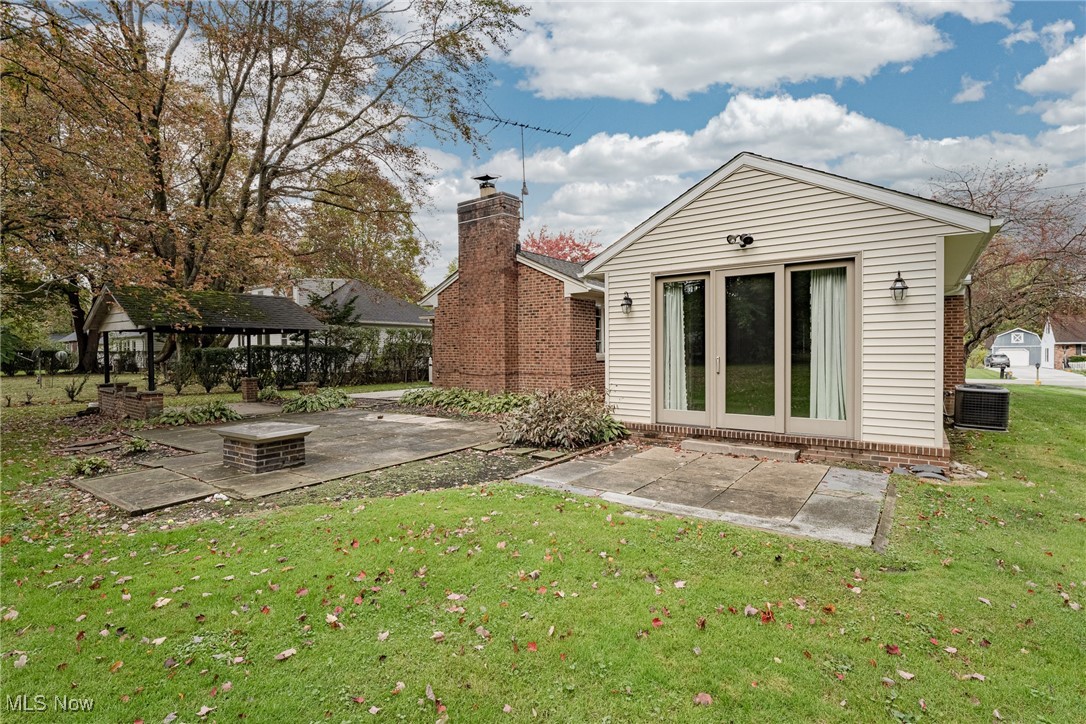6708 Thornapple Road Cleveland, OH 44143 - Photo 36 of 40 Gallery Image 36
