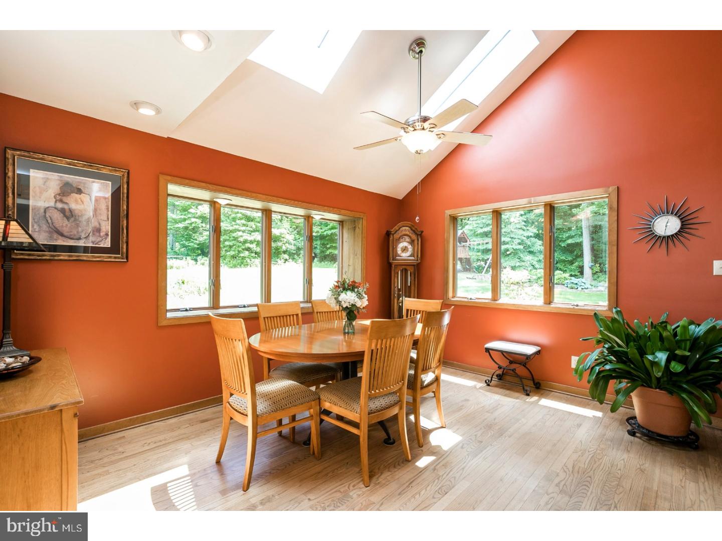364 Porters Mill Road Pottstown, PA 19465 - Photo 6 of 25 Dining Room
