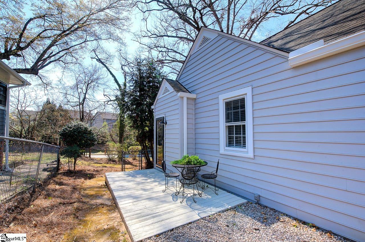 332 Grove Road Greenville, SC 29605 - Photo 3 of 43
