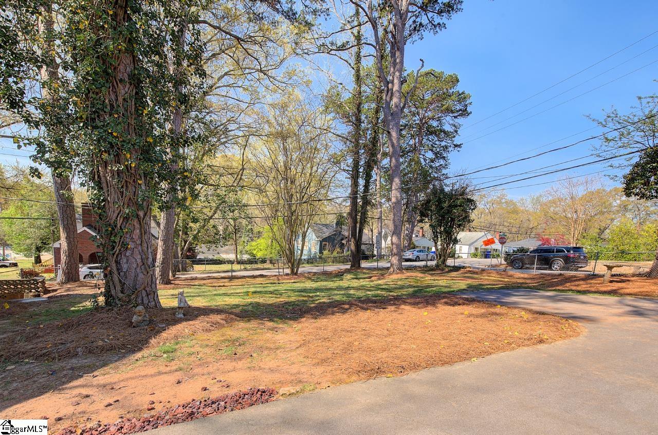 332 Grove Road Greenville, SC 29605 - Photo 6 of 43