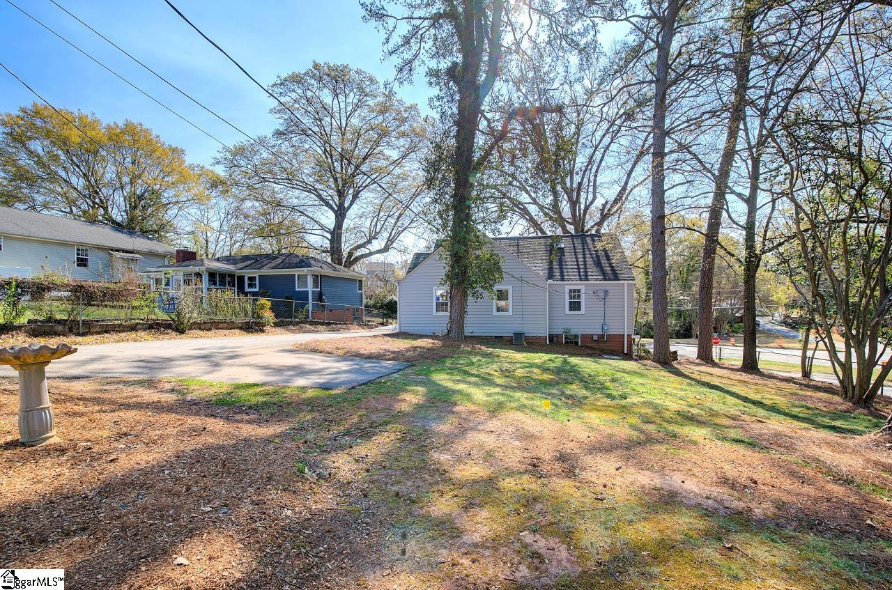 332 Grove Road Greenville, SC 29605 - Photo 8 of 43