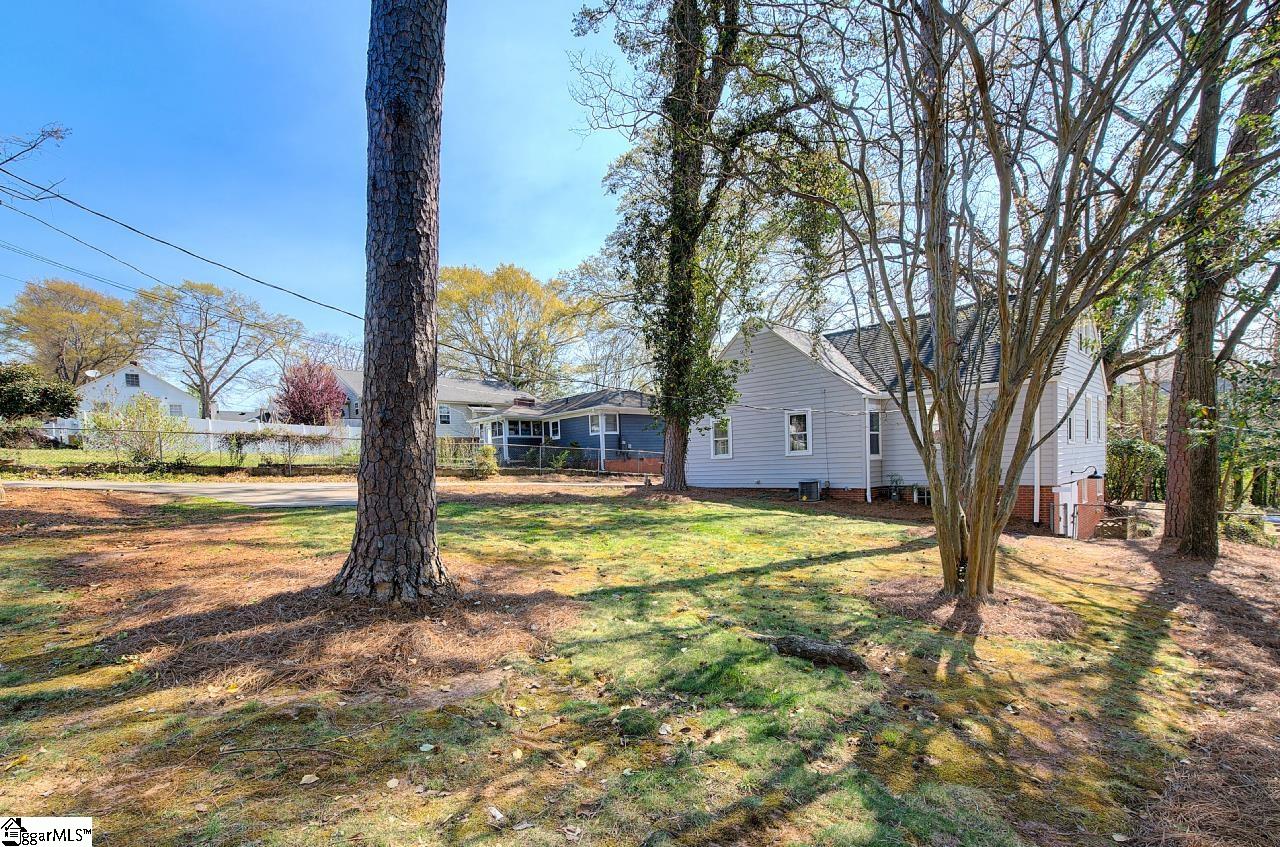 332 Grove Road Greenville, SC 29605 - Photo 9 of 43