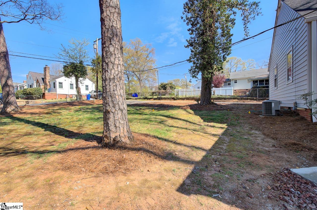 332 Grove Road Greenville, SC 29605 - Photo 10 of 43
