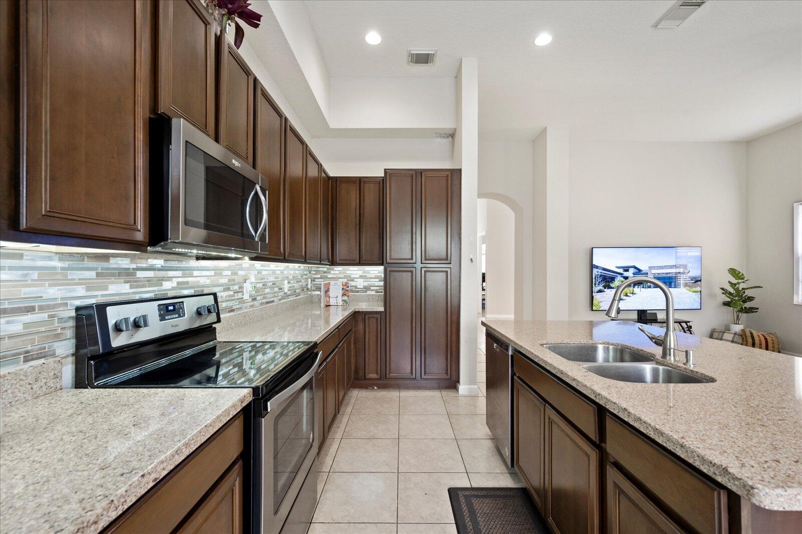 6740 Bulrush Court Greenacres, FL 33413 - Photo 10 of 30 10-DSC_5973