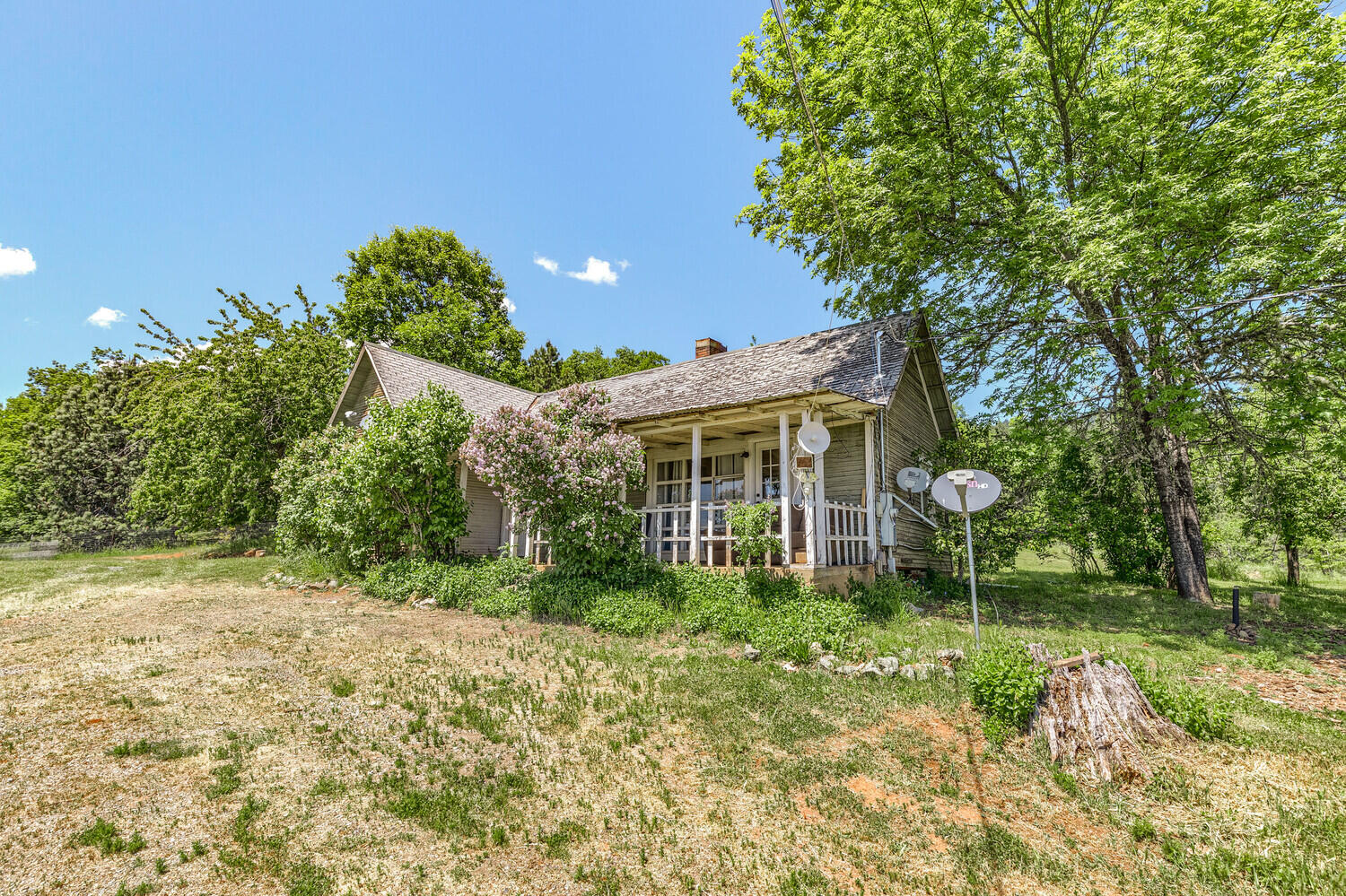 5916 Tunnel Loop Road Grants Pass, OR 97526 - Photo 44 of 65 a view of a house with a yard