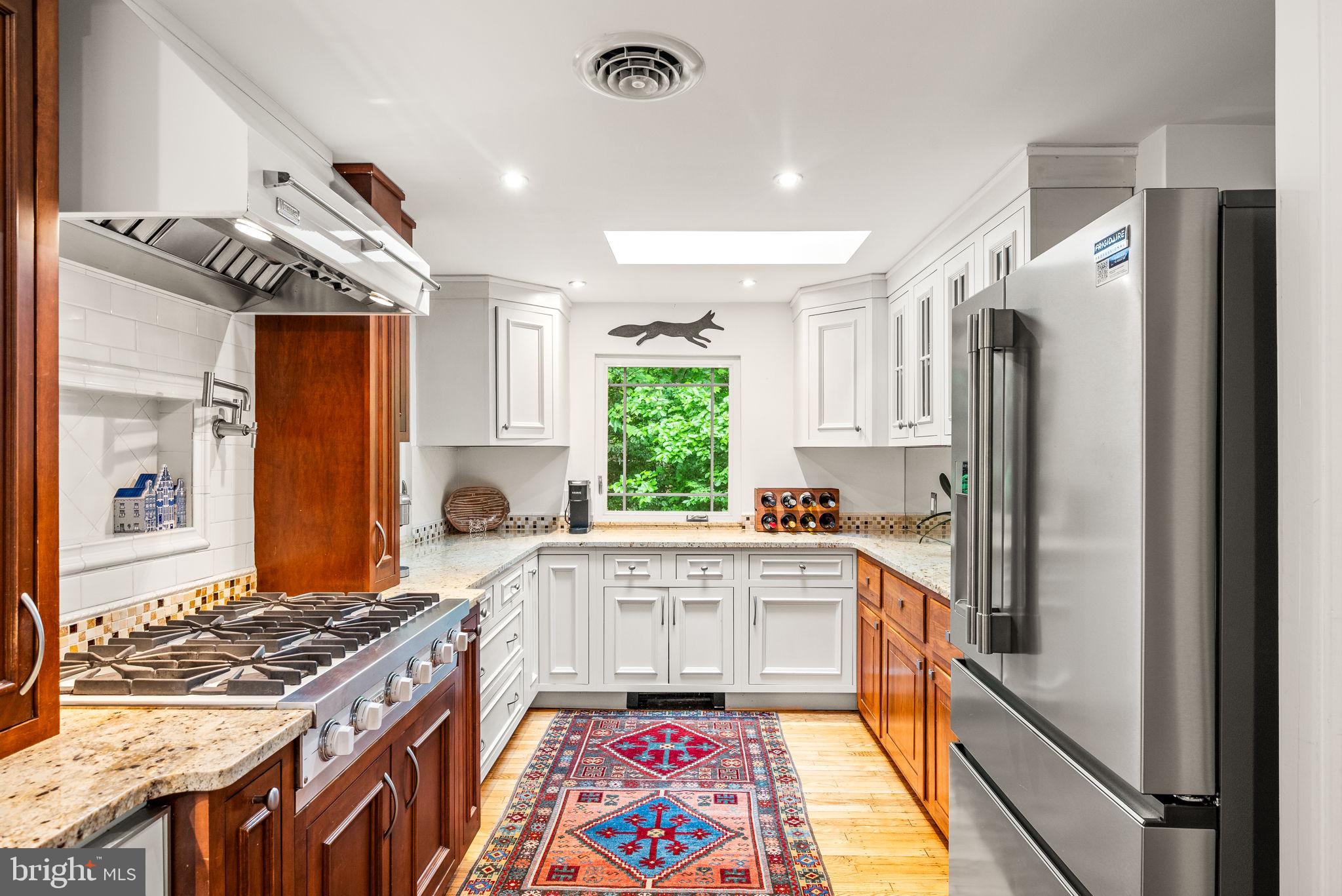 422 Oak Valley Road Media, PA 19063 - Photo 17 of 34 Six burner Viking cooktop with a pot filler