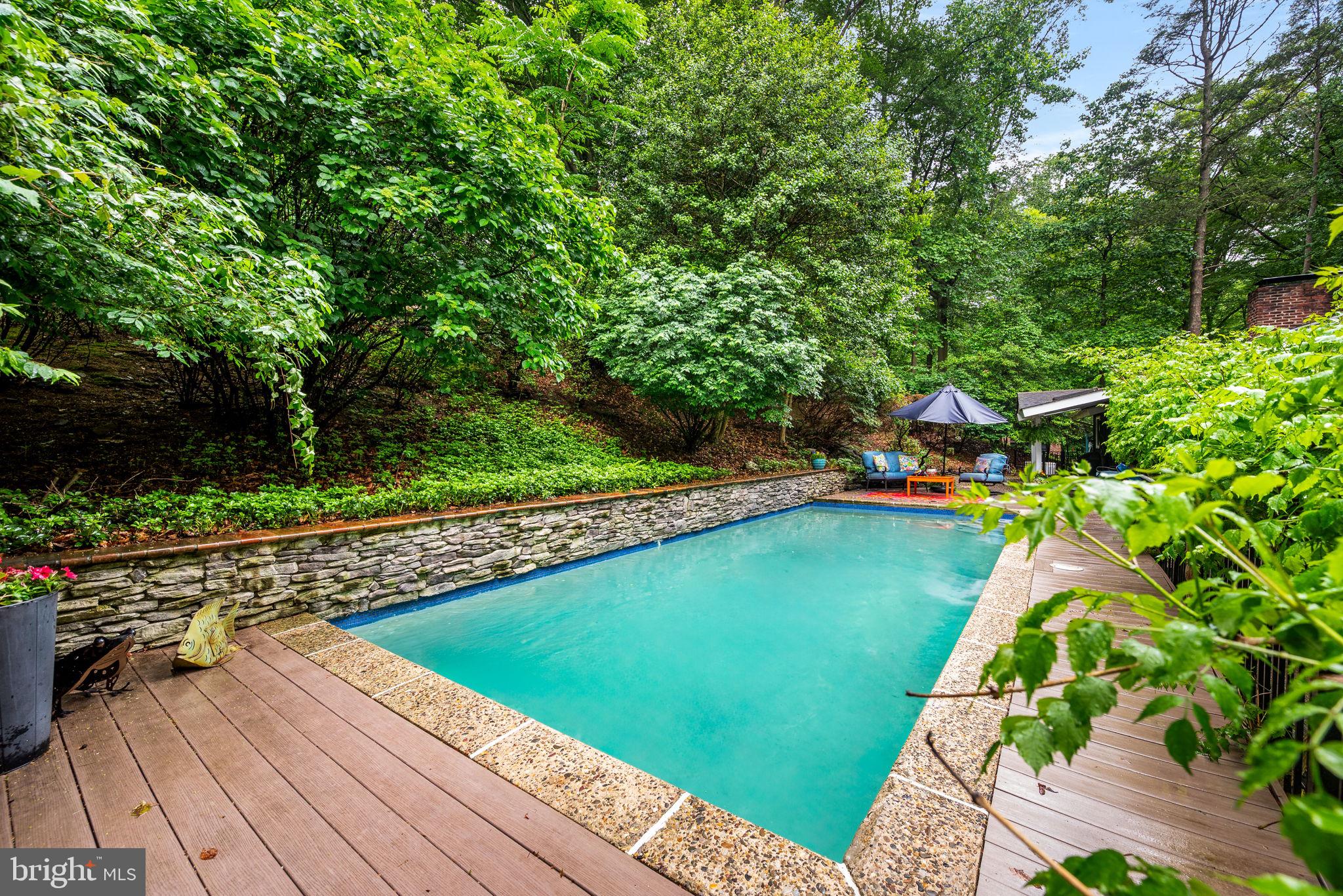 422 Oak Valley Road Media, PA 19063 - Photo 29 of 34 Built-in pool