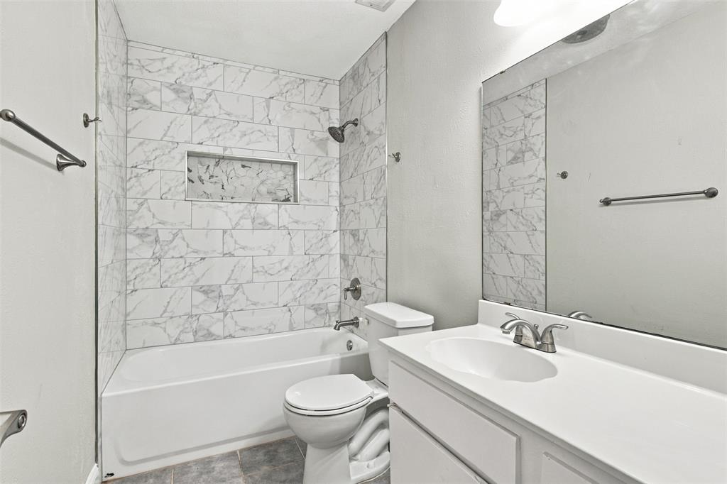 335 Springwillow Road Burleson, TX 76028 - Photo 12 of 29 Gallery Image 12