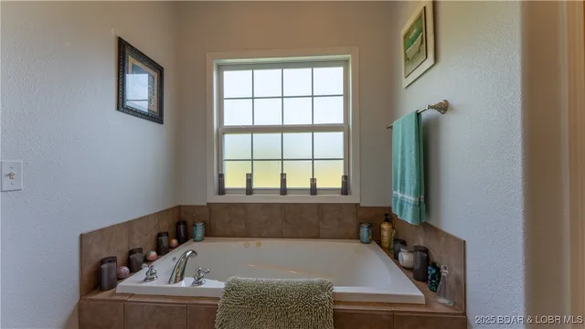 $350,000 | 115 Twisted Oaks Drive, Camdenton, MO 65020