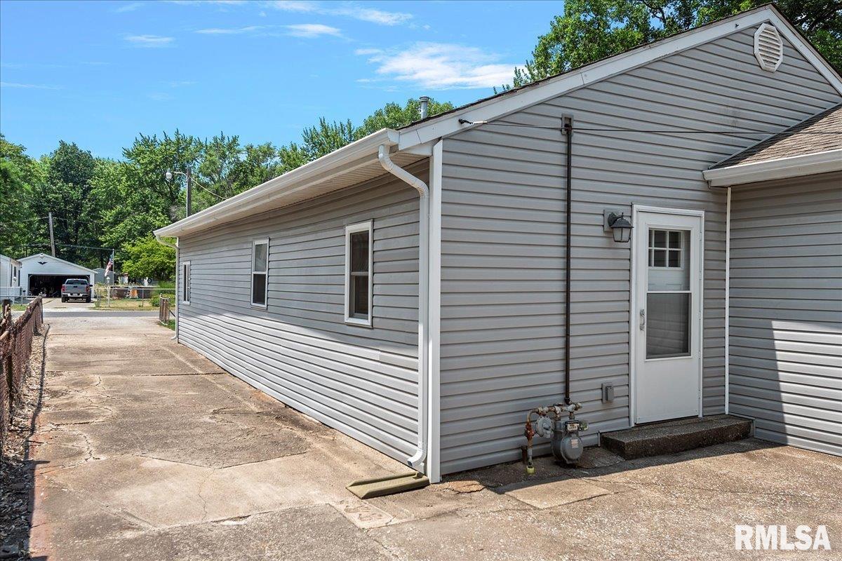 1024 North Wesley Street Springfield, IL 62702 - Photo 32 of 34