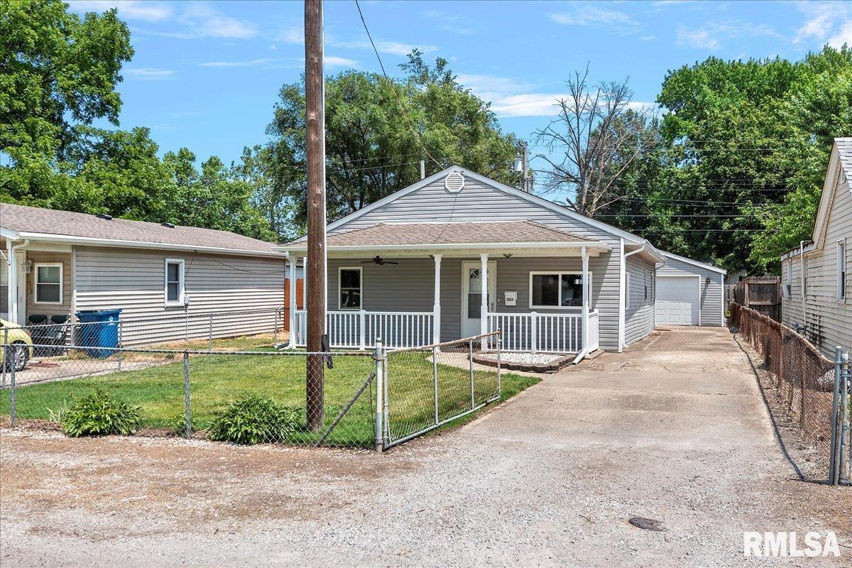 1024 North Wesley Street Springfield, IL 62702 - Photo 4 of 34