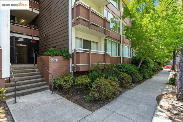 $3,400 | Elmwood, Berkeley, CA 94704