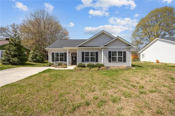 $259,900 | 124 Filmore Street, Yadkinville, NC 27055