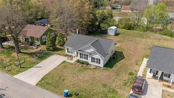 $259,900 | 124 Filmore Street, Yadkinville, NC 27055