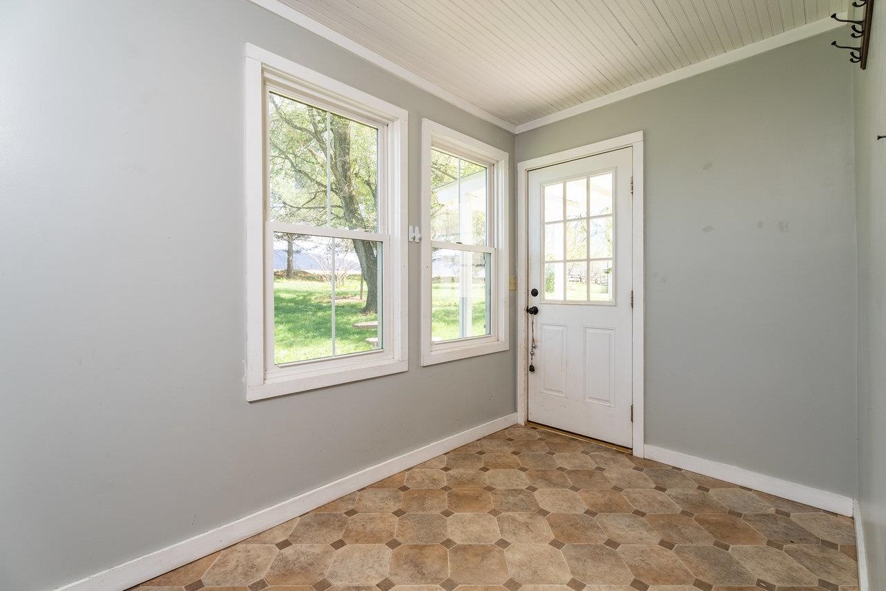 88 Cardinal Road New Market, VA 22844 - Photo 23 of 34 Gallery Image 23