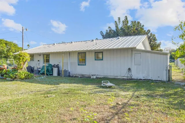 $1,500 | 3147 Naylor Terrace, Unit 3, Fort Pierce, FL 34982