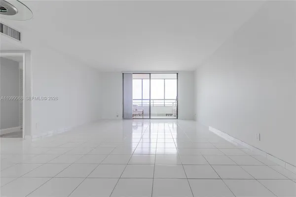 $2,700 | 500 Three Islands Boulevard, Unit 1110, Hallandale Beach, FL 33009