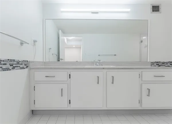 $2,700 | 500 Three Islands Boulevard, Unit 1110, Hallandale Beach, FL 33009