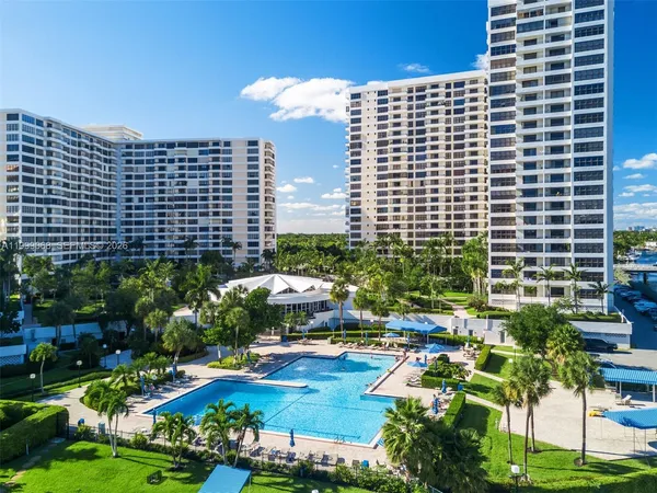 $2,700 | 500 Three Islands Boulevard, Unit 1110, Hallandale Beach, FL 33009