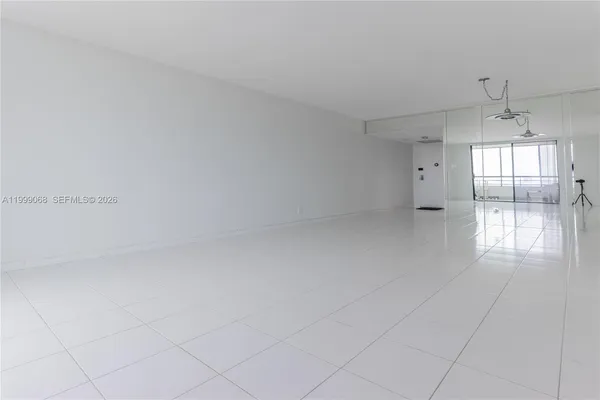 $2,700 | 500 Three Islands Boulevard, Unit 1110, Hallandale Beach, FL 33009