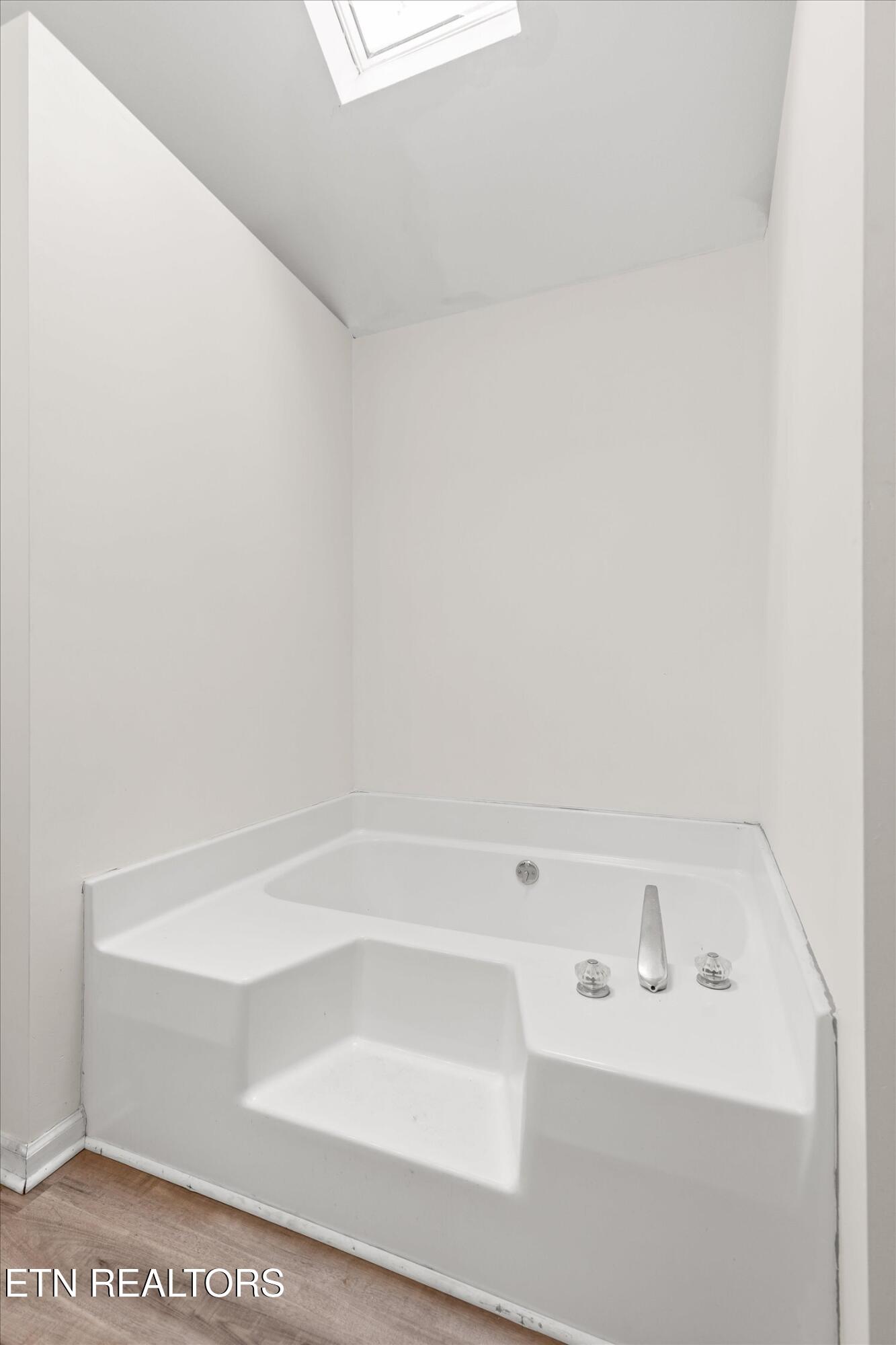 272 Cottonport Road Dayton, TN 37321 - Photo 25 of 36 main tub