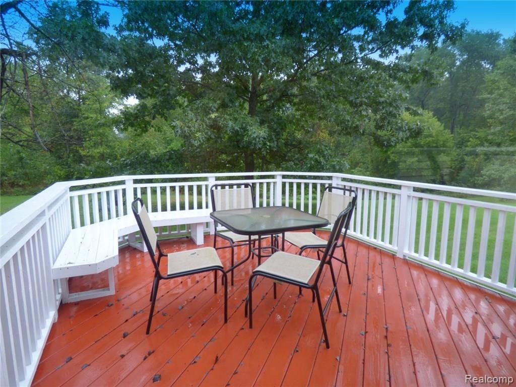 8080 Rachael Court Pinckney, MI 48169 - Photo 24 of 26 25 DECK.JPG