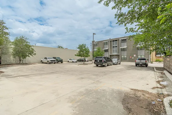 $1,400 | 711 South Frio Street, Unit 2101, San Antonio, TX 78207