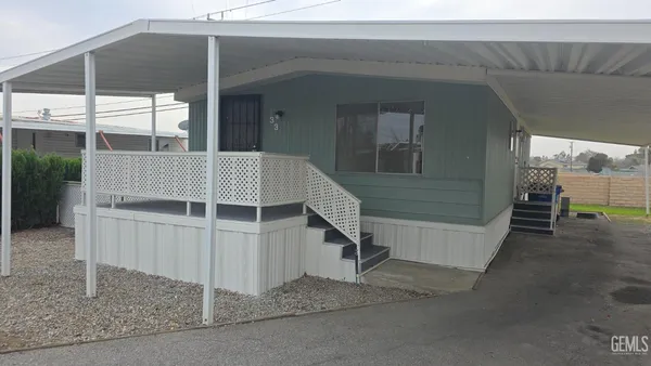 a house view with a outdoor space