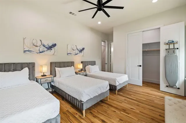 $8,000 | 5942 Prospect Avenue, Dallas, TX 75206